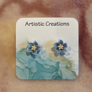 Artistic Creations Blue Porcelain Flower Pierced Earrings NWT .50”